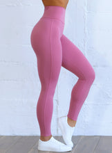 Load image into Gallery viewer, Sexy Back Leggings
