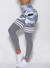 Load image into Gallery viewer, Pocket Thigh-Highs
